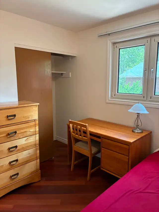 Furnished room on main floor ,close to UTM for rent.