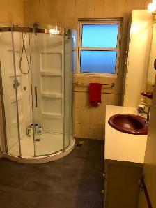 Furnished room on main floor ,close to UTM for rent. - Photo 4