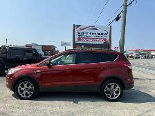 2016 Ford Escape SE! SUNROOF! CLEAN CARFAX! 4X4! NEW MVI! - Photo 2