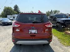 2016 Ford Escape SE! SUNROOF! CLEAN CARFAX! 4X4! NEW MVI! - Photo 4