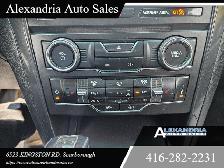 2017 Ford Explorer XLT 4x4 7passengers - Photo 23