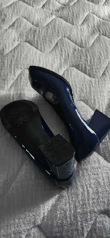 soulier bleu marin à talon haut gr 10( 30$) - Photo 5
