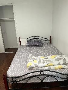 Gorgeous and Furnished Main Floor Room in Scarborough for Rent - Photo 2