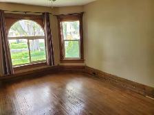 MID-TOWN VICTORIAN BEAUTY,BRIGHT, SPACIOUS 1,000 SQ. FT. TWO-BD - Photo 6
