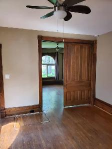 MID-TOWN VICTORIAN BEAUTY,BRIGHT, SPACIOUS 1,000 SQ. FT. TWO-BD - Photo 11
