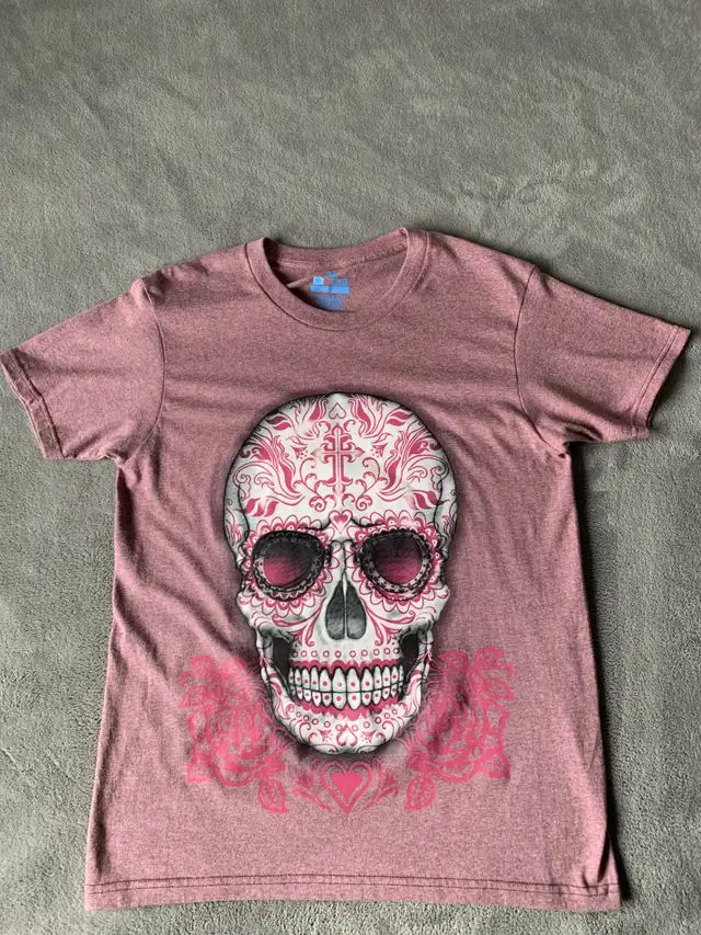 Skull T Shirt Size Medium