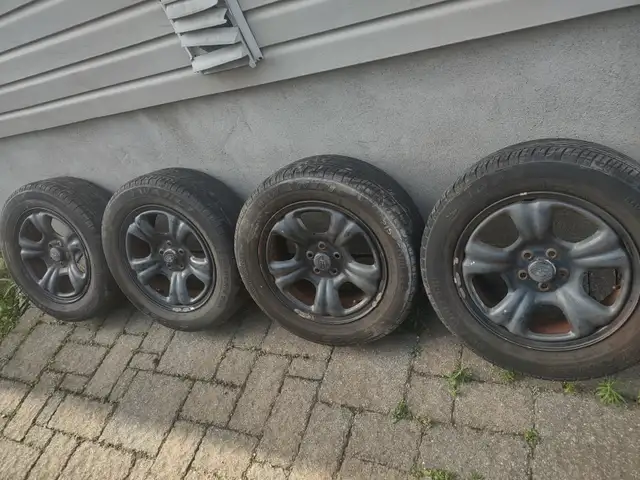 4 jantes 215-60R16 d'origine Subaru Forester. Bolt Pattern 5x100