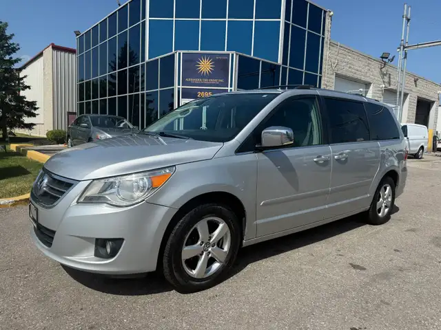 2009 Volkswagen Routan SEL Premium