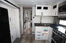 2024 Palomino Puma 26RLS - Photo 9