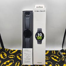 Samsung Galaxy Watch 5 w/ Box and Case (#19530) - Photo 2