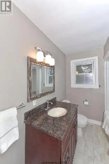 3  2 Bedroom House with 2 separate apartments (separate entrance - Photo 4