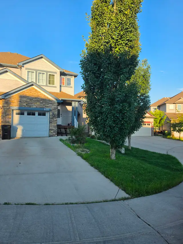 Spacious 3 Bedroom Duplex for RENT in SW Edmonton