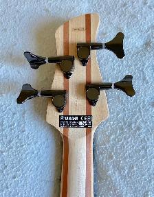 Basse électrique Yamaha TRBX604 FM et caisse rigide - Photo 4