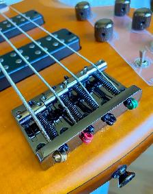 Basse électrique Yamaha TRBX604 FM et caisse rigide - Photo 7
