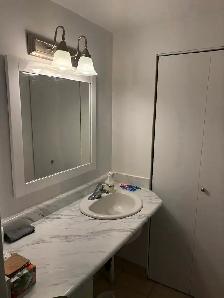 STUDIO APT Lease Transfer 3440 Rue Durocher! Feb until Sep . - Photo 4