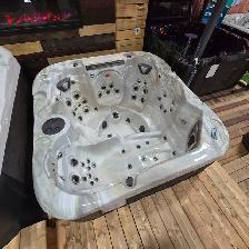 COAST SPAS ELEMENT LOUNGE CURVE EN LIQUIDATION - Photo 3