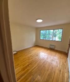 Magnifique Logement 5 ½ Au 2e, 3 chambres à coucher 1 salle db - Photo 4