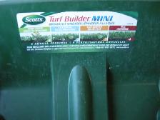 Scotts Seed/Fertilizer Spreader with EdgeGuard - Photo 3