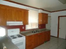 Furnished 1st Flr bedroom Sept 1, near Bloor & Dufferin Subway S - Photo 2