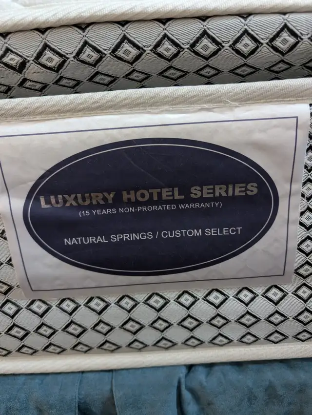 Queen size mattress and box spring