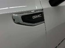 2021 GMC Yukon SLT - Photo 8