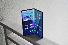 Pristine Samsung Galaxy Z Fold 7 - Blue Shadow 512GB - Photo 3