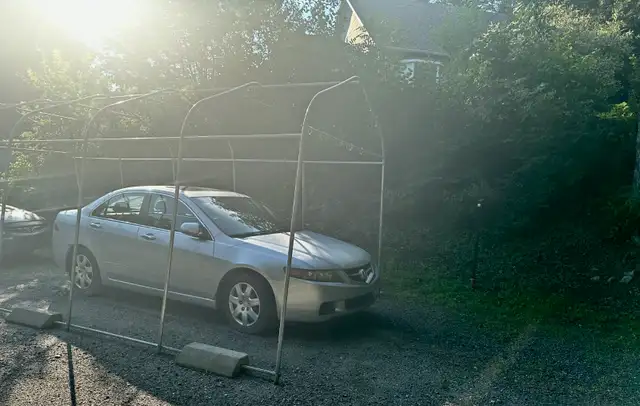 2004 Acura TSX — Auto pour pièces — Seulement 180 000 km — Moteu