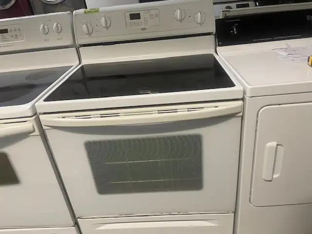 Cuisinière blanche vitrocéramique Inglis