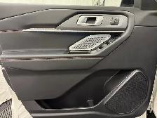 2026 Ford Explorer ST - Photo 19