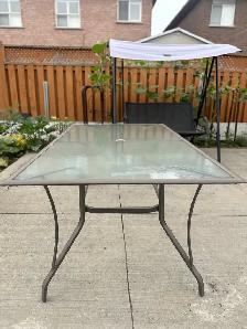 Glass Table - Photo 2