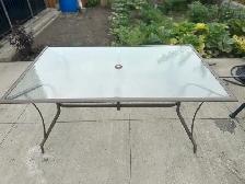 Glass Table - Photo 4