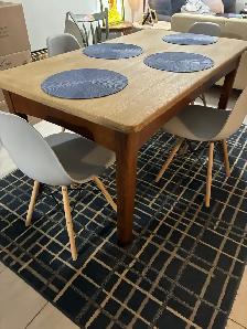 MOVING SALE - Table and chairs