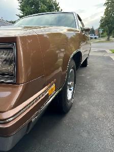 Oldsmobile Cutlass Supreme - Photo 2