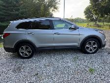 2016 Hyundai Santa Fe XL 3.3L AWD 7 passenger suv - Photo 3