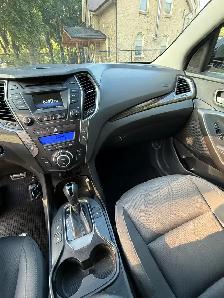 2016 Hyundai Santa Fe XL 3.3L AWD 7 passenger suv - Photo 6