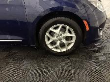 2018 Chrysler Pacifica Touring-L Plus - Photo 4