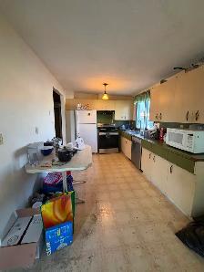 Large 4 Bedrooms For rent at Dalhousie Dr NW - Photo 3