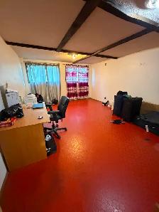 Large 4 Bedrooms For rent at Dalhousie Dr NW - Photo 10