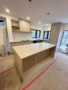 Quartz Kitchen Countertops - Photo 9