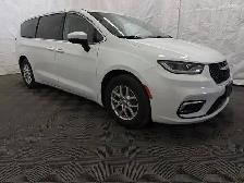 2023 Chrysler Pacifica Touring L - Photo 2