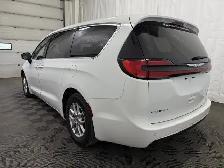 2023 Chrysler Pacifica Touring L - Photo 9