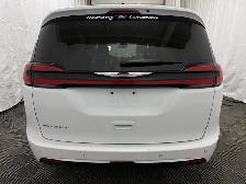 2023 Chrysler Pacifica Touring L - Photo 10