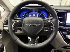 2023 Chrysler Pacifica Touring L - Photo 25
