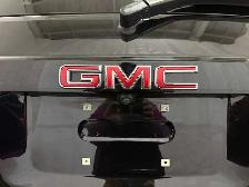 2023 GMC Acadia SLE - Photo 13