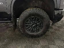 2025 Chevrolet Silverado 2500HD ZR2 - Photo 2