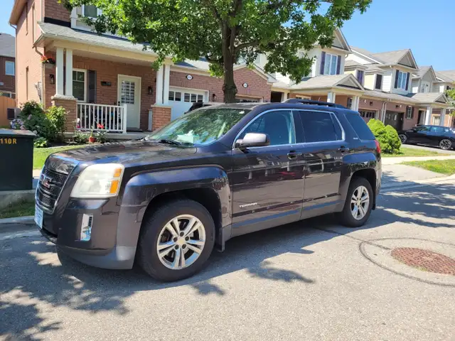 2014 GMC Terrain SLE-2 FWD – Black – 210,000 km – $5,400