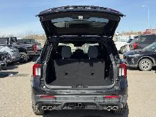 2026 Ford Explorer ST - Photo 9