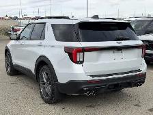 2026 Ford Explorer ST - Photo 7