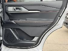 2026 Ford Explorer ST - Photo 29