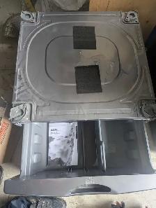 Samsung Washer with Pedestal - Photo 7